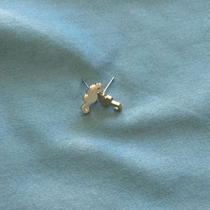 ✨Golden Seahorse Earrings